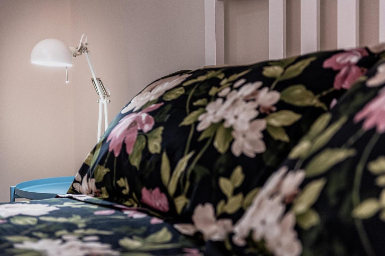 Bacicagiuba Apartments แตร์มินิ อิเมเรเซ ภายนอก รูปภาพ